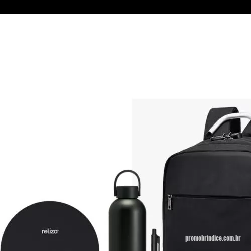 Kit Boas Vindas personalizado - Mochila para notebook em tecido poliéster, mouse pad ergonômico, squeeze térmico de 780ml, caneta de metal e molesquine de 80fld 21x14cm.