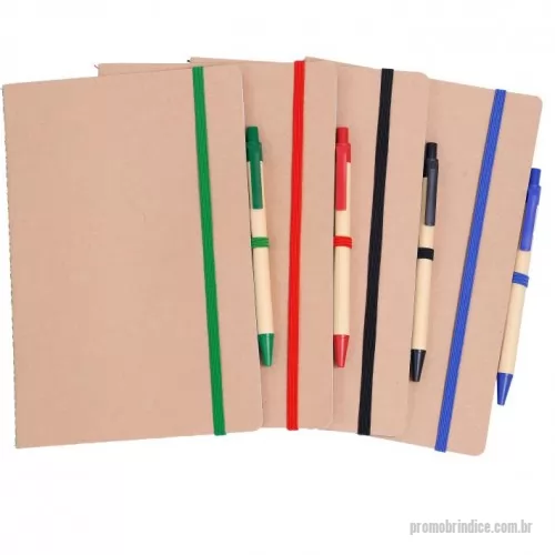 Kit cadernos personalizado - Kit escritório com caderno de anotações 21,5x14cm, capa em papel kraft com elástico, suporte para caneta e miolo com 30 folhas e uma caneta corpo em papel reciclado com detalhe em plástico com 30 folhas