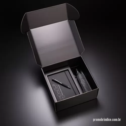Kit cadernos personalizado - Kit executivo com caderno de anotações A5 com elástico, caneta esferográfica em alumínio e guarda-chuva em poliester dobrável.