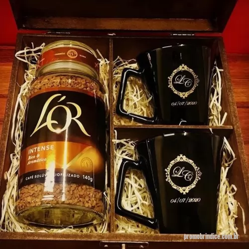 Kit café personalizado - Kit em madeira de mdf, para café, 2 canecas e café soluvel