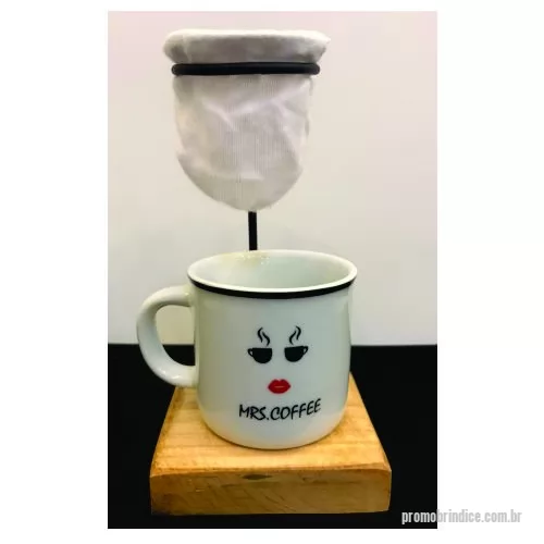 Kit café personalizado - Mini coador de café com filtro incluso. o diâmetro do aro e filtro - 6cm  Base - quadrado de 10cm  Altura total - 18,5 cm + Caneca  em Porcelana 200 ml