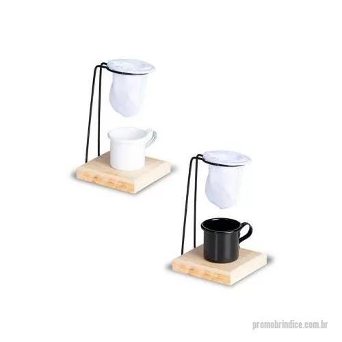 Kit café personalizado - Kit Café com 3 peças contém: xícara de café em metal, base de madeira com suporte para coador, e mini coador de café em tecido. Dimensões: Altura :  17 cm Largura :  9 ,8 cm