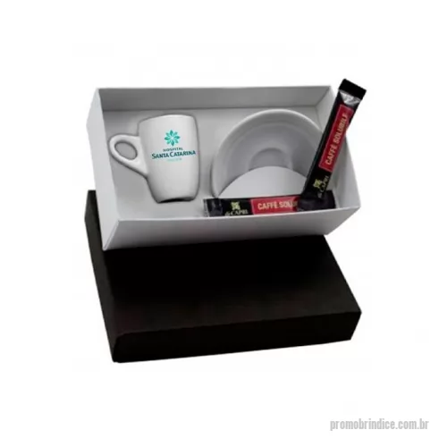 Kit café personalizado - Kit Café solúvel Di Capri para a sua manhã começar com mais energia e sabor e com uma xícara personalizada com o logo de sua empresa. Kit Contém: – Caixa de papel (Consulte personalização) – 2 Sachês de café DI CAPRI solúvel 2,5grs – 1 xícara de porcelana com pires personalizada Consulte quantidade mínima. 