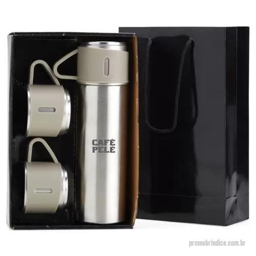 Kit café personalizado - Kit térmico para café com garrafa e 03 canecas, sendo uma à acoplada à tampa. Disponível em diversas cores. Conjunto fornecido em elegante sacola preta com berço interno para acomodação das peças. Gravação da logo a laser. Despachamos com frete por nossa conta para Sul, Sudeste e Centro-Oeste. 