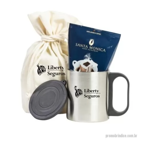 Kit café personalizado - Este kit contém:      1 caneca de inox com tampa      1 sachê de Drip Coffee Santa Monica      1 saco (embalagem) para presente  ________________________________________________________________  * Consulte quantidade mínima *Confira opções de personalização *Imagem meramente ilustrativa *Na falta de algum item, pode ser substituído, sob consulta, por outro de igual valor e qualidade.   Entre em contato, informe o seu CNPJ Atendimento somente para Empresas 