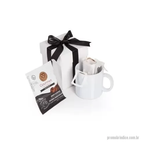 Kit café personalizado - Kit café Personalizado contendo: 1 Caneca de vidro Aspen 300ml (5909) 11 x 8 x 8,9 cm 1 Drip Coffee 10g 1 Caixa corte e vinco em papel cartão branco 420gr com laço de cetim Peso 0,460g / 9.5x10x11.5cm