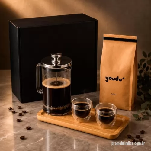 Kit café personalizado - Kit café Pressa Nero com prensa francesa em vidro borossilicato e inox de 740ml, conjunto de xícaras em vidro isotérmico de parede dupla de 80ml, café moído especial personalizado de 250g e caixa para presente assinada Youdu.
