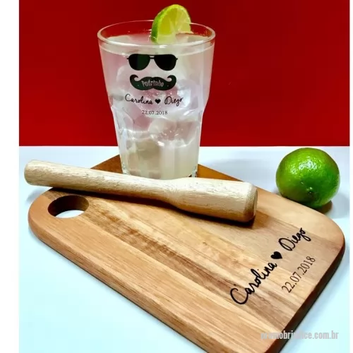 Kit caipirinha personalizado - Kit Caipirinha c/Ttábua de madeira 21,5x14cm, Socador de madeira tratada, Copo de vidro 400 ml, com personalização ná tábua e no Copo.