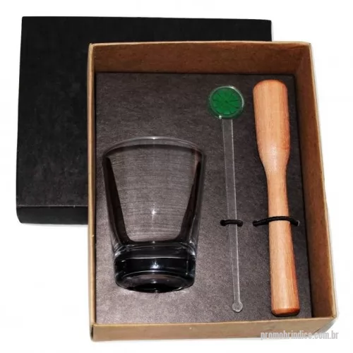 Kit caipirinha personalizado - Kit caipirinha em caixa de papel, 1 Copo de dose de vidro, com socador e mexedor de DRINKS, com gravação no copo, socador e na tampa da caixa.