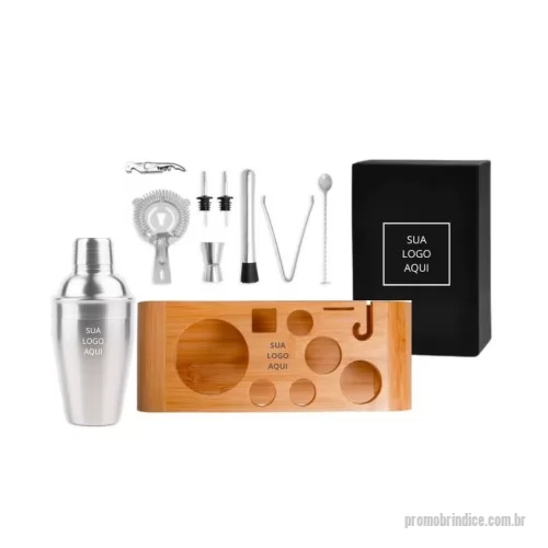 Kit caipirinha personalizado - Kit bar  Kit com nove acessórios úteis para bar em aço inox, sendo um abridor saca rolhas; coqueteleira em aço inox com 350 ml; uma colher de mistura; dois dosares; coador; dois bicos dosadores; pegador para gelo; socador e base em bambu.