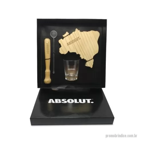 Kit caipirinha personalizado - Kit caipirinha com caixa duplex, tábua de madeira em formato do brasil, copo de vidro, socador de madeira e mexedor de acrílico