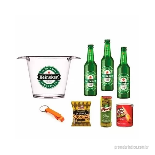 Kit cerveja personalizado - Kit Happy Hour Personalizado contendo: 03 cervejas Heineken (ou da sua preferência), 01 balde de gelo em acrílico colorido com capacidade de 4 litros com alças laterais Personalizado, 01 abridor de garrafa Personalizado, 01 pote de azeitona com caroço de 200g, 01 pacote de amendoim japonês de 150g e 01 Pringles de 41g. Kit embalado em plástico Celofane e fechamento com laço de cetim.