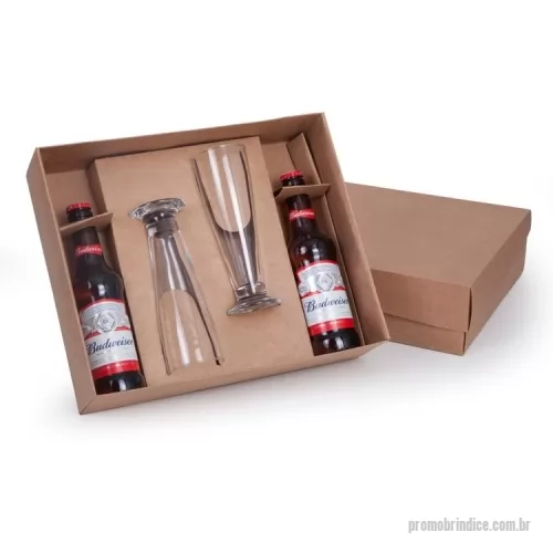 Kit cerveja personalizado - 2 Gfas de cerveja Budweiser 330ml 2 Tulipas de vidro 300ml (7715) 1 Caixa corte e vinco em papel cartão kraft 350g