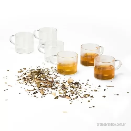 Kit chá personalizado - Kit Chá com 6 Xícaras de Vidro Personalizado  Elegante e sofisticado, o Kit Chá com 6 Xícaras é perfeito para servir chá e outras bebidas quentes com charme e praticidade. As xícaras são produzidas em vidro borossilicato, material conhecido pela leveza e excelente acabamento.  Uma ótima opção para presentear clientes, colaboradores e parceiros, agregando valor à experiência de tomar um bom chá.