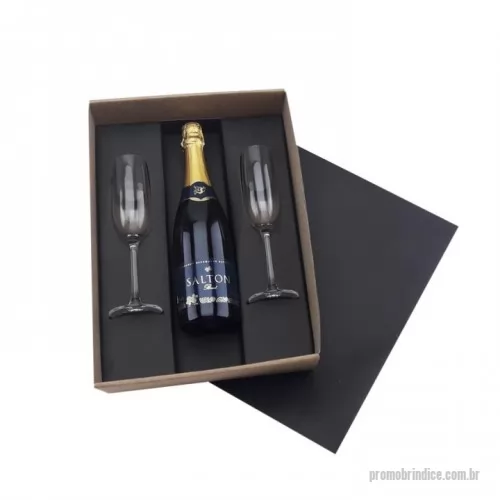 Kit champanhe ou espumante personalizado - Caixa presente com 2 tacas para champanhe - 210ml
