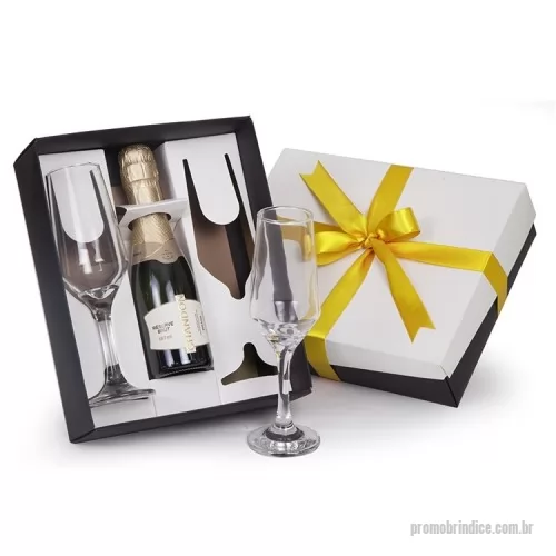 Kit champanhe ou espumante personalizado - Kit  Espumante Chandon Réserve Brut 375ml, 2 Taças de vidro 186ml e 1 Caixa e berço corte e vinco em papel cartão