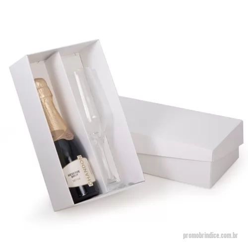Kit champanhe ou espumante personalizado - 1 Espumante Chandon Reserve 187ml, 1 Taça Buffet de vidro para Champagne 186ml, 1 Caixa e divisória corte e vinco em papel cartão branco 360gr 23.5x13x7cm / peso 0.730g