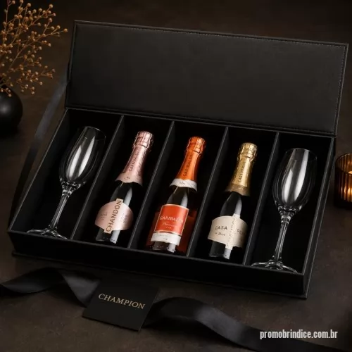 Kit champanhe ou espumante personalizado - DESCRIÇÃO: 1 CAIXA CARTONADA 39,5X24,5X9,5 + FITA DE CETIM 1 CHANDON BABY BRUIT 187 ML 1 CHANDON BABY ROSÉ 187ML 1 CHANDON BABY PASSION 187ML 2 TAÇA GALLANT 180 ML