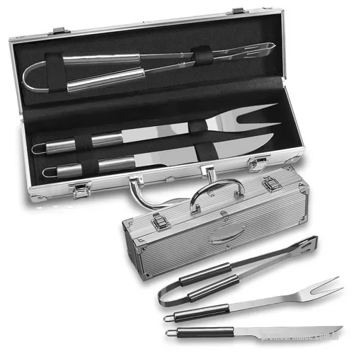 Kit churrasco personalizado - Conjunto para churrasco com 3 peças de Inox, maleta de alúminio. Conteúdo: Faca, garfo e pegador. Tamanho da maleta 37 x 12 x 8cm