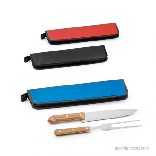 Kit churrasco personalizado - Kit churrasco em estojo de 210D. Composto por 2 utensílios em aço inox e madeira Seringueira: faca chefe e garfo. 