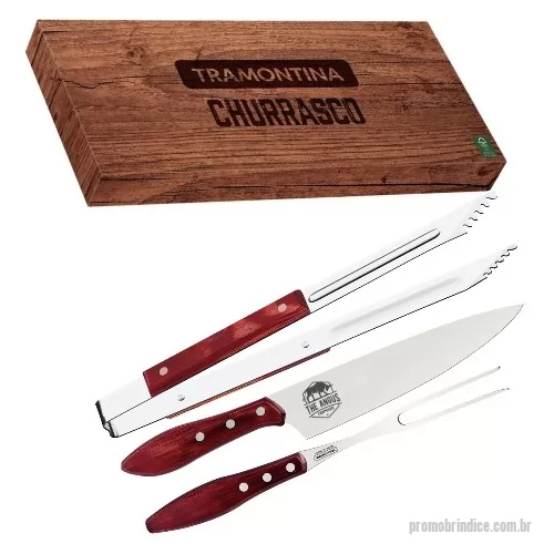 Kit churrasco personalizado - Kit churrasco Tramontina cabo de Polywood. Gravação indelével da logo a laser. Um presente útil, com uma apresentação excepcional e extremamente durável, garantindo a visibilidade da sua marca por muitos anos. Despachamos com frete pago para Sul, Sudeste e Centro Oeste.
