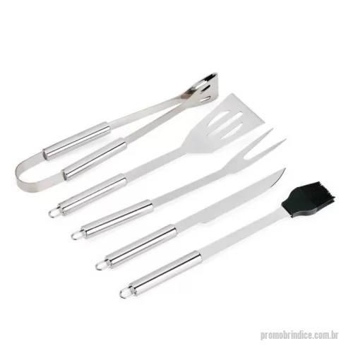 Kit churrasco personalizado - Kit Churrasco 5 Peças com Estojo Personalizável Transforme qualquer confraternização em uma experiência completa com este Kit Churrasco 5 peças — ideal para quem valoriza bons momentos ao redor da brasa.  Fabricados em aço inox de alta qualidade, os itens foram pensados para oferecer desempenho e durabilidade no preparo do churrasco perfeito. O kit inclui:  ???? Faca de 6,2