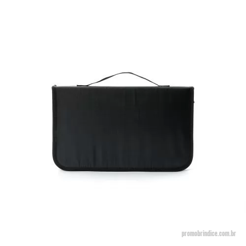 Kit churrasco personalizado - Kit churrasco 5 peças em estojo de nylon com alça e parte interna com elástico para fixar as peças. Possui tábua de madeira com canaleta, três facas de corte e tesoura.