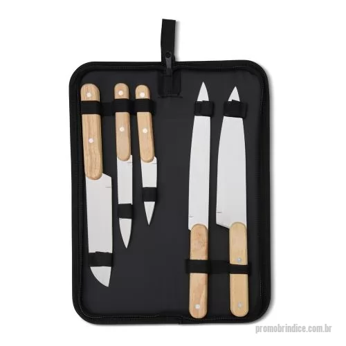 Kit churrasco personalizado - Facas para os mais diversos tipos de cortes. Composto por 5 peças em lâminas em inox com cabos em madeira, proporcionando mais precisão durante os cortes, sendo de 3?, 5?, 7?, 8?, e 9? polegadas, todas acomodadas em um prático estojo de nylon para le