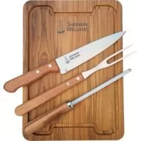 Kit churrasco tábua e chaira fabricação local + faca 7  e garfo trinchante Tramontina. Gravação indelével da logo na tábua e na faca. Acompanha caixa para presente com listras em marrom. Um presente tradicional, útil, de ótima apresentação e excepcional durabilidade, garantindo a visualização da sua marca por muitos e muitos anos. Despachamos com frete pago para todo o Brasil.
