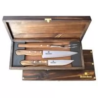 Kit churrasco em estojo de madeira com garfo trinchante, faca peixeira 7  e faca de serra modelo Jumbo. Gravação da logo a laser no estojo e nas facas. Um presente tradicional, útil e durável, garantindo a visibilidade da sua marca por muitos e muitos anos. Despachamos com frete pago para todo o Brasil