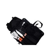 Kit churrasco com avental de Nylon, luva, 2 potinhos para tempero e talheres com cabo de madeira.  Gravação a laser. Acompanha estojo.