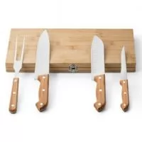 Kit churrasco em caixa de bambu. Composto por 4 utensílios em aço inox e bambu: faca japonesa, faca chefe, faca boning e garfo. Certificação EU Food Grade. Caixa: 350 x 179 x 29 mm