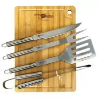 Kit churrasco 05 peças com tábua de bambu. Gravação da logo a laser na tábua, faca, garfo e espátula. Grave sua marca num presente para todo a vida. Acompanha embalagem para presente com listras em marrom. Despachamos com frete pago para Sul, Sudeste e Centro Oeste.