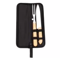Kit churrasco 2 peças com estojo, contém faca e garfo. Estojo com alça para transporte e área interna com elástico de fixação para os utensílios.