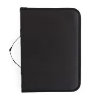 Kit Churrasco 8 Peças com Cabo em Bambu e Avental – Elegância, Funcionalidade e Durabilidade  Torne seus churrascos ainda mais completos com este sofisticado kit de 8 peças. O conjunto inclui uma tábua em bambu com canaleta, três facas de corte, uma faca serrilhada, uma chaira e um garfo, todos com cabos em bambu e lâminas em aço inox de alta resistência. Acompanha avental prata com bolso funcional e uma maleta de nylon preta para transporte e armazenamento. Os rebites são feitos em aço inox, garantindo excelente durabilidade contra ferrugem e corrosão.  Especificações:  Altura: 36,5 cm  Largura: 24 cm  Área para gravação no estojo: 34,6 cm x 23,2 cm  Peso aproximado: 1.256 g