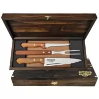 Estojo de madeira envelhecida com faca churrasco 7", faca de desossa e garfo trinchante Tramontina. Gravação da logo na faca e no estojo de madeira. Despachamos com frete pago para Sul, Sudeste e Centro Oeste