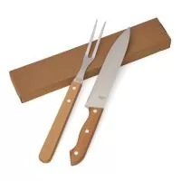 Kit churrasco 2 peças. Contém: garfo e faca, acompanha embalagem de kraft.  Altura: 33,9 cm Largura: 6,7 cm Medidas aproximadas para gravação: (CxL): 11,5 cm x 1,5 cm Material: Madeira e INOX Medidas Garfo (A x L): 32,5 cm x 2,5 cm Medidas Faca (A x L): 33 cm x 3,6 cm