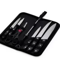 O Kit Churrasco 7 Peças Personalizado é um brinde premium desenvolvido para quem aprecia qualidade, praticidade e um bom churrasco. Ideal para presentear clientes, colaboradores e parceiros, é uma excelente opção para ações corporativas, campanhas promocionais, confraternizações e datas especiais.