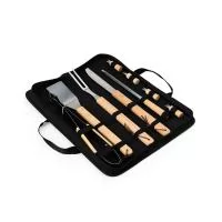 O kit completo para um churrasco perfeito! Este conjunto inclui uma faca de 6,5 polegadas, garfo trinchante, pegador, espátula, chaira e 4 pegadores de petiscos, unindo funcionalidade e qualidade em cada peça. Feitas em aço inoxidável, as peças conta