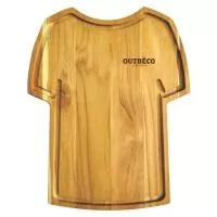 Tábua para churrasco em teca, padrão costela; formato camiseta. Um produto útil, de ótima qualidade  e extremamente durável, para acompanhar esta e as próximas Copas do Mundo. Gravação indelével da logomarca a laser. Despachamos com frete pago para Sul, Sudeste e Centro Oeste
