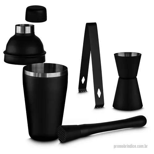 Kit coquetel personalizado - Kit coqueteleira em aço inox conta com garrafa com capacidade de até 500ml, socador, dosador e pinça, em pintura fosca. Dimensão Produto: 21xø8cm (Garrafa) Dimensão Produto: 20,5cm (Socador) Dimensão Produto: 7,7cm (Dosador) Dimensão Produto: 16cm (Pinça) Peso do Produto: 0,364kg 
