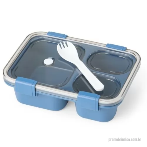 Kit cozinha personalizado - Marmita hermética de 800ml com divisórias e garfo, a solução ideal para as refeições do dia a dia. Feita em PP atóxico e livre de BPA, ela é totalmente segura para alimentos. Equipada com travas de segurança e vedação eficaz, leve-a para qualquer lugar sem riscos de vazamentos. Suas três divisórias internas mantém os sabores separados e controlam as porções, facilitando a montagem de uma dieta equilibrada.  Largura :  15,1 cm  Profundidade :  6,6 cm  Comprimento :  21 cm  Medidas aproximadas para gravação (CxL):  3 cm x 7 cm  Peso aproximado (g):  201