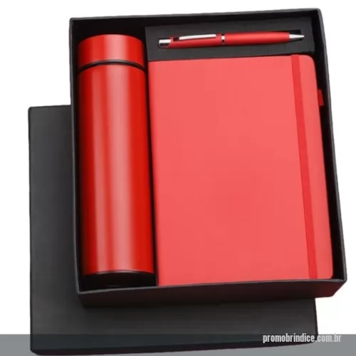 Kit escritório personalizado - Kit escritório com 1 moleskine tamanho A5, caneta e garrafa térmica com display. Todas as peças gravadas