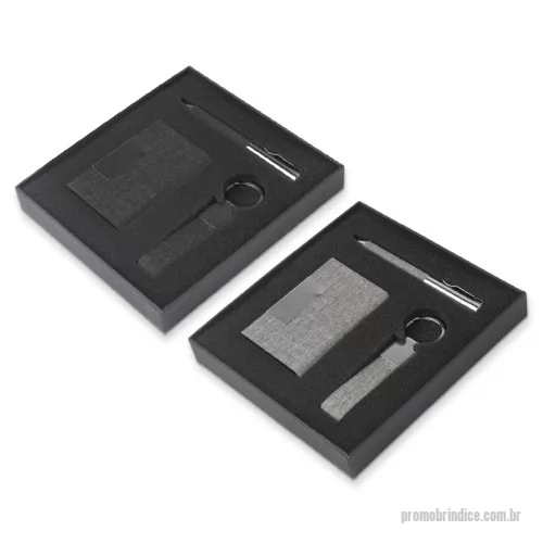 Kit executivo personalizado - Kit executivo Personalizado 15173 com sua logomarca. 20 anos ajudando a cotar Brindes Promocionais com várias empresas num único clique. Nosso kit executivo traz praticidade e elegância para o dia a dia. Produzido com metal e tecido em rPET reciclado, ele conta com um porta-cartão com chapa metálica para gravação e um interior revestido em veludo, garantindo sofisticação. A caneta esferográfica azul, com acionamento por rotação, é ideal para anotações rápidas, e o chaveiro é a solução perfeita para manter suas chaves sempre organizadas. Todos esses itens são acomodados em um estojo de papelão com abertura pela lateral, perfeito para presentear ou guardá-los com cuidado.   Altura: 18,5 cm Largura: 17 cm Espessura: 2,7 cmNosso kit executivo traz praticidade e elegância para o dia a dia. Produzido com metal e tecido em rPET reciclado, ele conta com um porta-cartão com chapa metálica para gravação e um interior revestido em veludo, garantindo sofisticação. A caneta esferográfica azul, com acionamento por rotação, é ideal para anotações rápidas, e o chaveiro é a solução perfeita para manter suas chaves sempre organizadas. Todos esses itens são acomodados em um estojo de papelão com abertura pela lateral, perfeito para presentear ou guardá-los com cuidado.   Altura: 18,5 cm Largura: 17 cm Espessura: 2,7 cmKit executivo Personalizado, 180009, Smart Gifts. Clique e Cote no Portal PromoBríndice!
