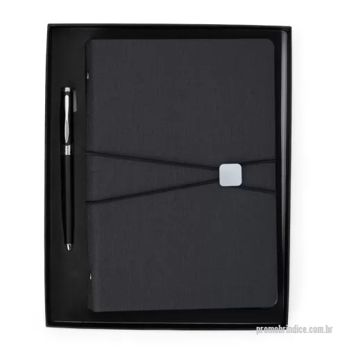 Kit executivo personalizado - Kit executivo Personalizado 08255 com sua logomarca. 20 anos ajudando a cotar Brindes Promocionais com várias empresas num único clique. Anote tudo e organize os cartões com o nosso Kit Executivo! Ele vem com uma caneta metálica super sofisticada de 1.0mm na cor preta e um caderno fichário de aproximadamente 96 folhas removíveis, ou seja, dá para trocar, reorganizar e deixar tudo do seu jeito! Os seis anéis garantem praticidade, e a capa dura em couro sintético traz aquele toque elegante durante os registros e planejamentos. E tem mais! São quatro espaços para cartões, sendo um com visor transparente, espaço para guardar anotações, suporte para caneta e fechamento em elástico para manter tudo seguro.  Para um toque exclusivo, ainda acompanha uma plaquinha para personalização e embalagem.   Altura: 26,4 cm Largura: 21,3 cm Espessura: 3,1 cmAnote tudo e organize os cartões com o nosso Kit Executivo! Ele vem com uma caneta metálica super sofisticada de 1.0mm na cor preta e um caderno fichário de aproximadamente 96 folhas removíveis, ou seja, dá para trocar, reorganizar e deixar tudo do seu jeito! Os seis anéis garantem praticidade, e a capa dura em couro sintético traz aquele toque elegante durante os registros e planejamentos. E tem mais! São quatro espaços para cartões, sendo um com visor transparente, espaço para guardar anotações, suporte para caneta e fechamento em elástico para manter tudo seguro.  Para um toque exclusivo, ainda acompanha uma plaquinha para personalização e embalagem.   Altura: 26,4 cm Largura: 21,3 cm Espessura: 3,1 cmKit executivo Personalizado, 180010, Smart Gifts. Clique e Cote no Portal PromoBríndice!