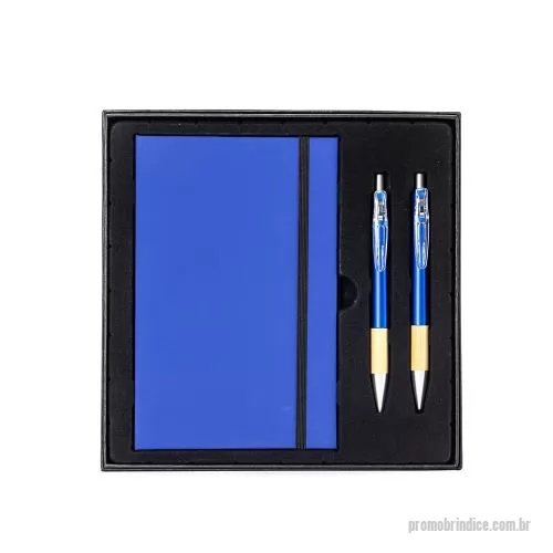 Kit executivo personalizado - Kit com caderneta (capa dura papelão, ~82 folhas pautadas), caneta e lapiseira com detalhes em bambu.
