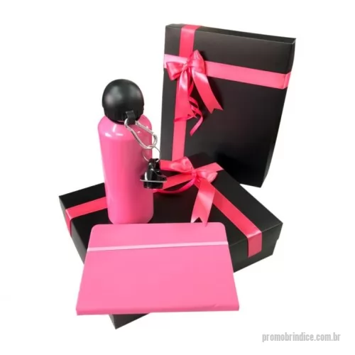 Kit feminino personalizado - O Kit Outubro Rosa da Beetrade é uma ótima opção de brinde para sua empresa. Kit Contem: 1 Caixa Personalizável 1 Squeeze Alumínio 500ml 1 Caderneta de Couro Sintético Caixa para presente com personalização em silk. Entregamos brindes corporativos para todo Brasil, consulte.