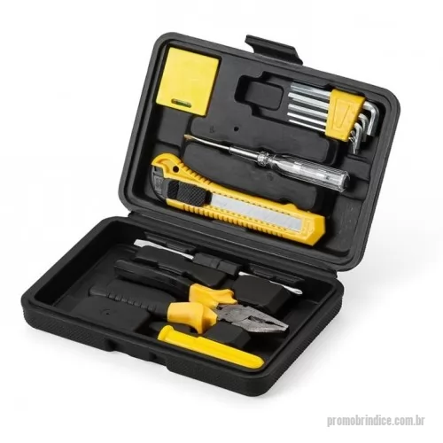 Kit ferramenta personalizado - Kit ferramenta 11 peças em estojo plástico. Maleta plástica com detalhe retangular no centro frontal e verso com o detalhe na lateral inferior, possui texturização no estojo e uma trava superior. Acompanha: conjunto de 5 chaves Allen, trena de 1 metro, chave teste, estilete, chave dupla(Phillips e Fenda), alicate e cabo plástico para encaixe da chave dupla.