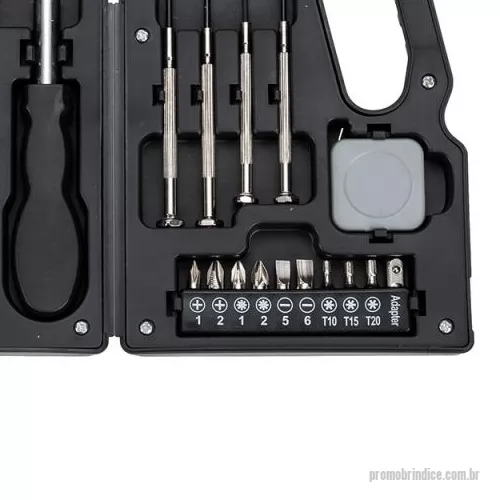 Kit ferramenta personalizado - Kit ferramenta 21 peças em estojo formato garrafa de óleo. Material plástico resistente com detalhes em relevo(tampa faz apenas parte do design), possui duas travas para abertura e acompanha: estilete, chave canhão, 4 extensores bocais(7MM, 8MM, 9MM e 10MM), 2 mini chaves de fenda e 2 mini chaves phillips e conjunto 10 pontas(4 chaves phillips, 2 chaves fenda, 3 chaves torx e um adaptador).