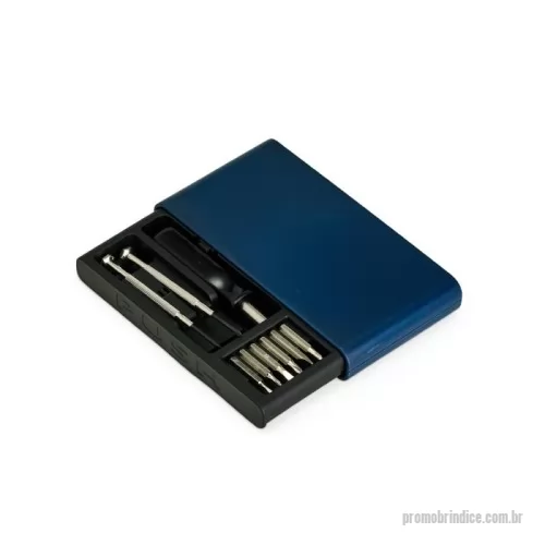 Kit ferramenta personalizado - Kit ferramenta com 9 peças em estojo plástico com botão de acionamento. Contém: 1 chave extensora rotatória para conexão das ponteiras, 3 ponteiras Phillips, 3 ponteiras fenda, 1 chave Phillips, 1 chave de fenda. Cores Disponíveis: Azul, Branco, Cinza e Vermelho.